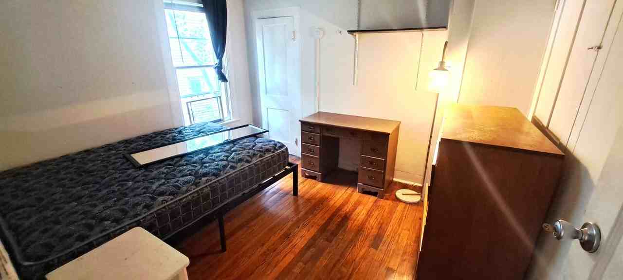 112 Hudson St - Photo 7 of 14