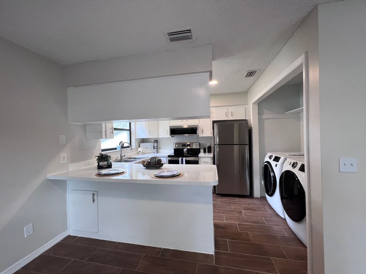 The Rhoads Apartments | 2 Bedroom Apartments in Leesburg, FL - Photo 2 of 50