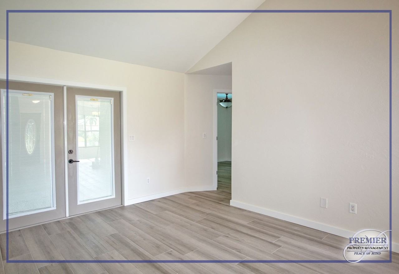 4053 Seaoats Ln - Photo 5 of 13