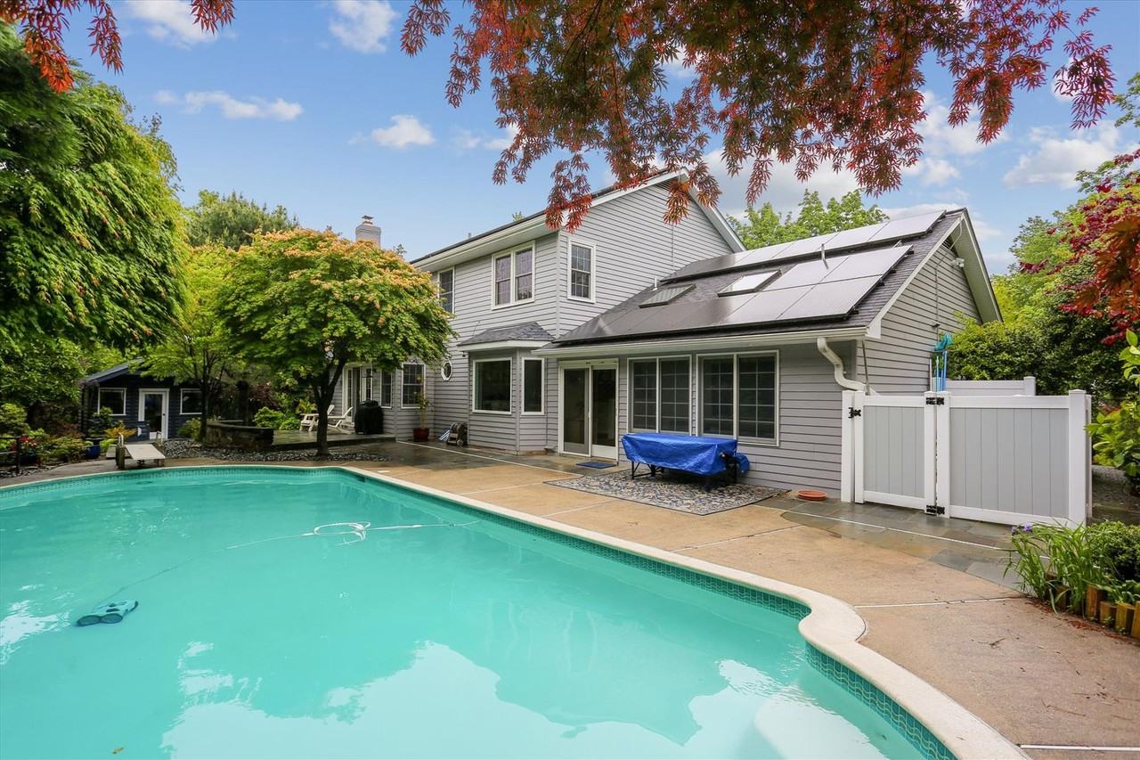 1755 Glastonberry Rd - Photo 2 of 50
