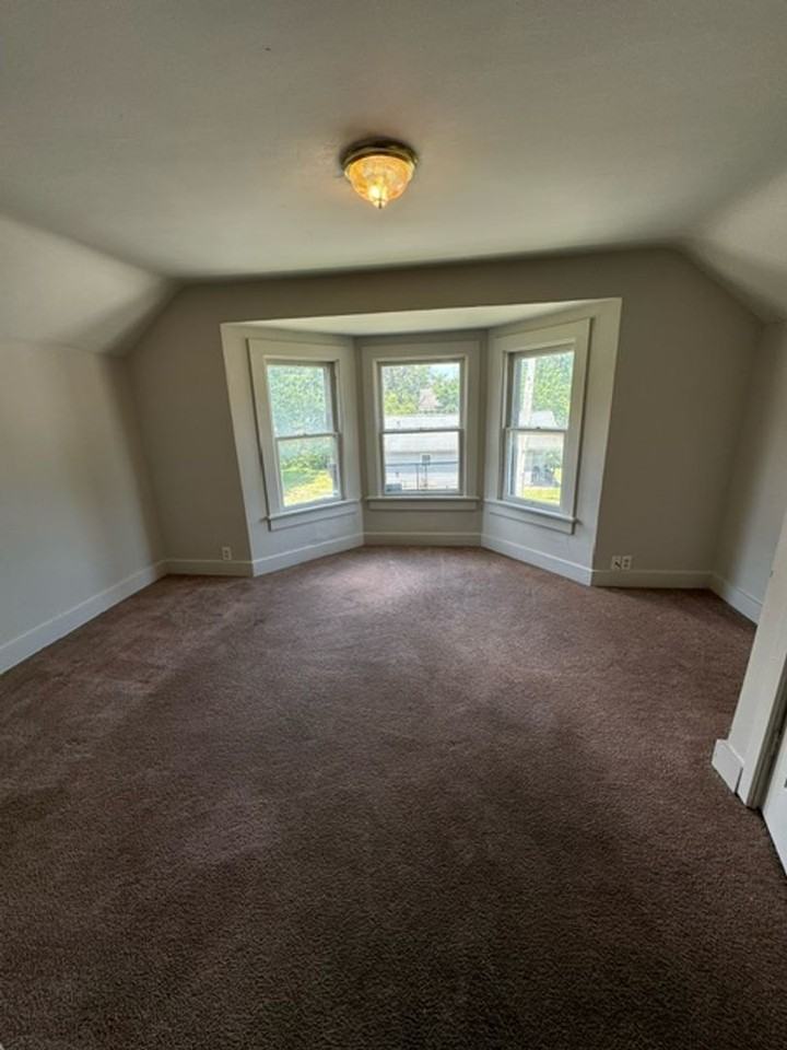 2804 Abbott St. - Photo 2 of 5