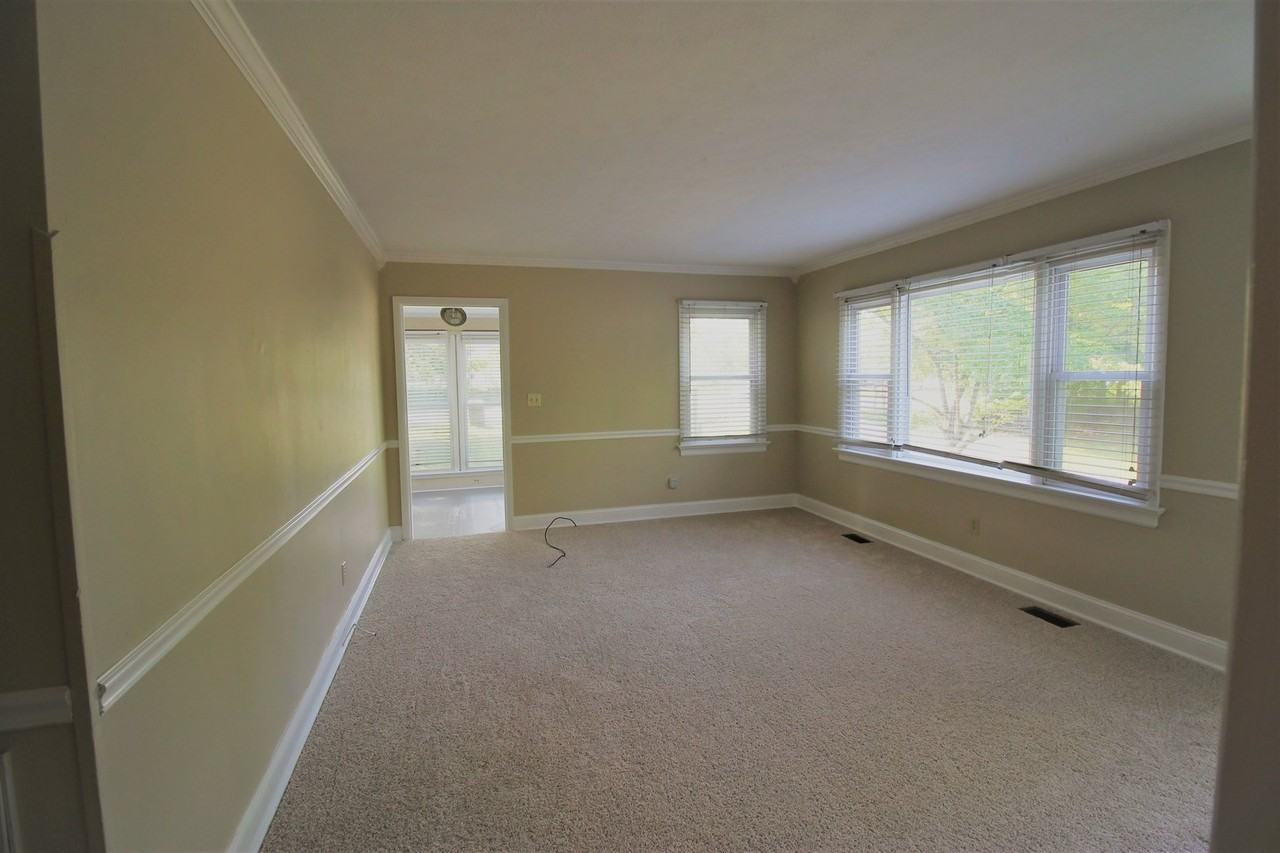 3927 Strawberry Plains Rd - Photo 7 of 29