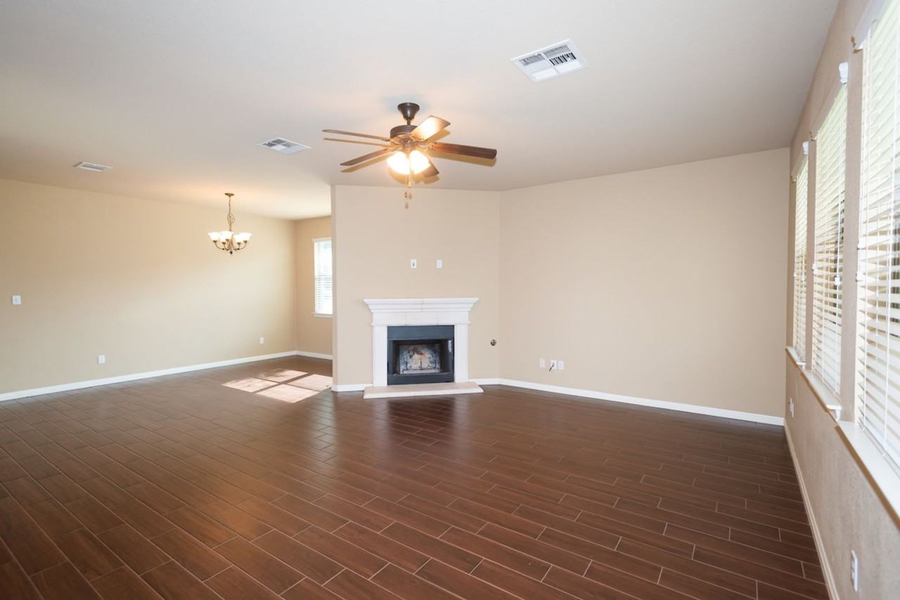 1078 Sussex Way - Photo 7 of 23