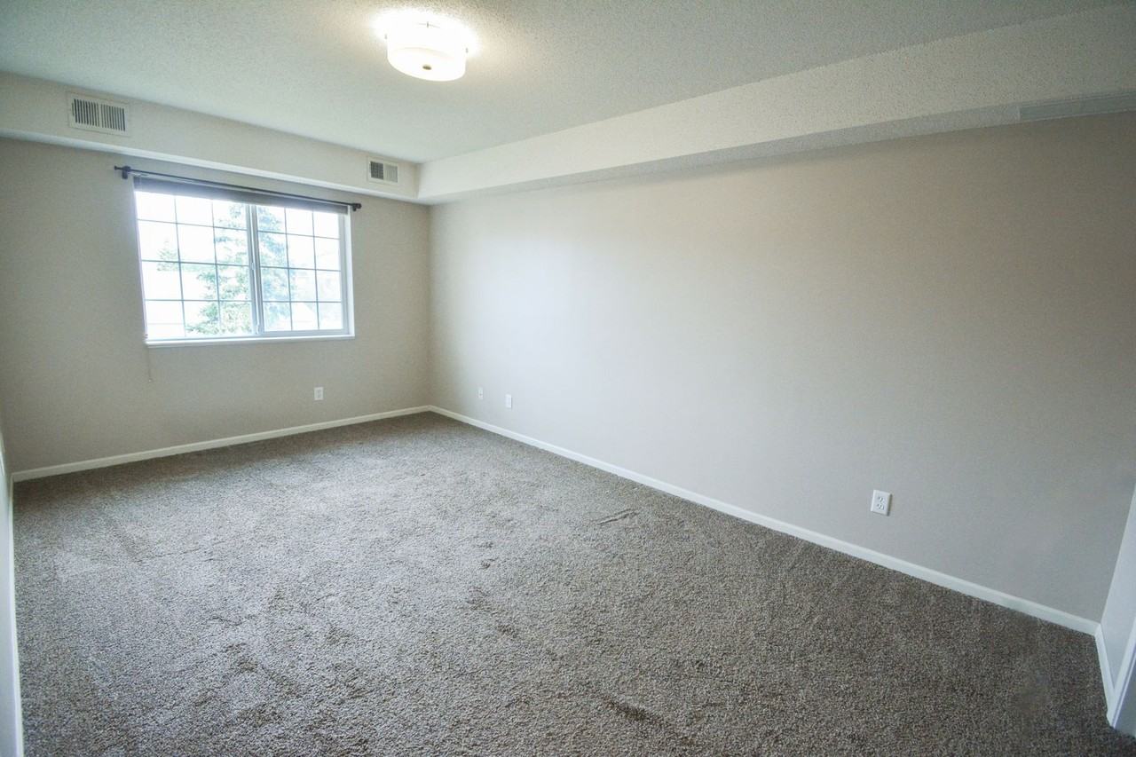 2090 11th Ave Se #C - Photo 7 of 12