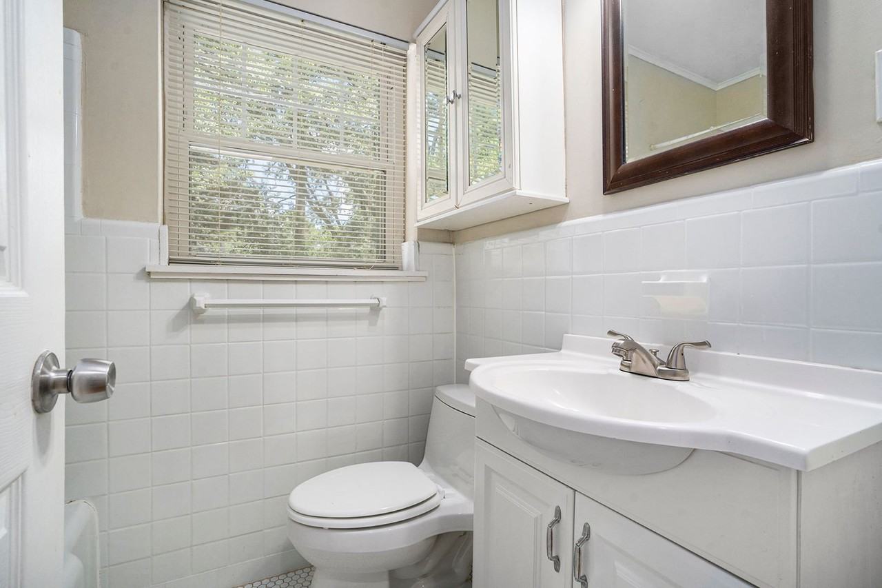 1968 N Decatur Rd Ne - Photo 6 of 20