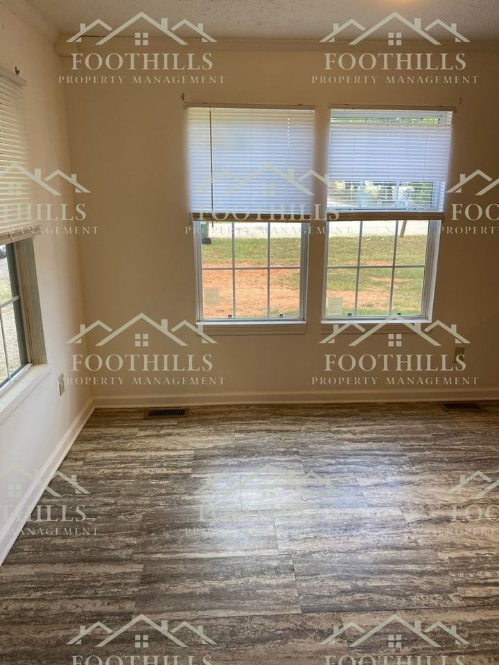 120 Rich Dr - Photo 3 of 19