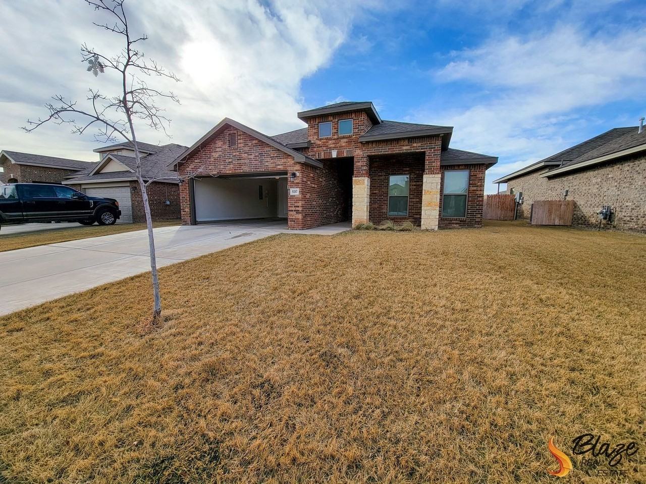 9207 Rockwood Dr - Photo 2 of 28