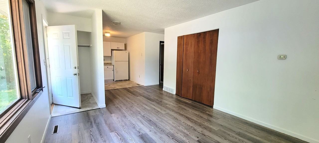 286 E South Airport Rd - Photo 5 of 12
