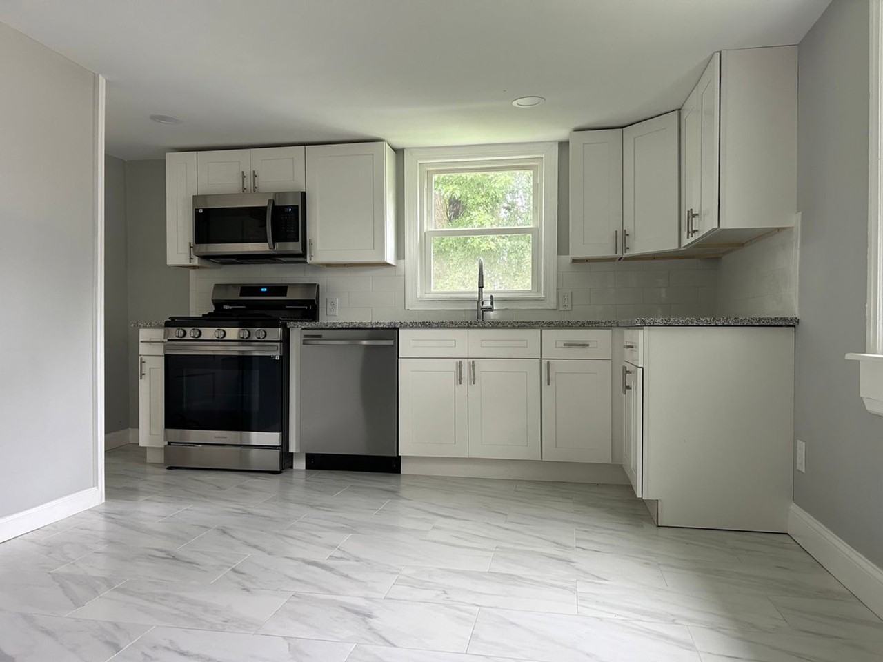 148 Charles Ave - Photo 2 of 10