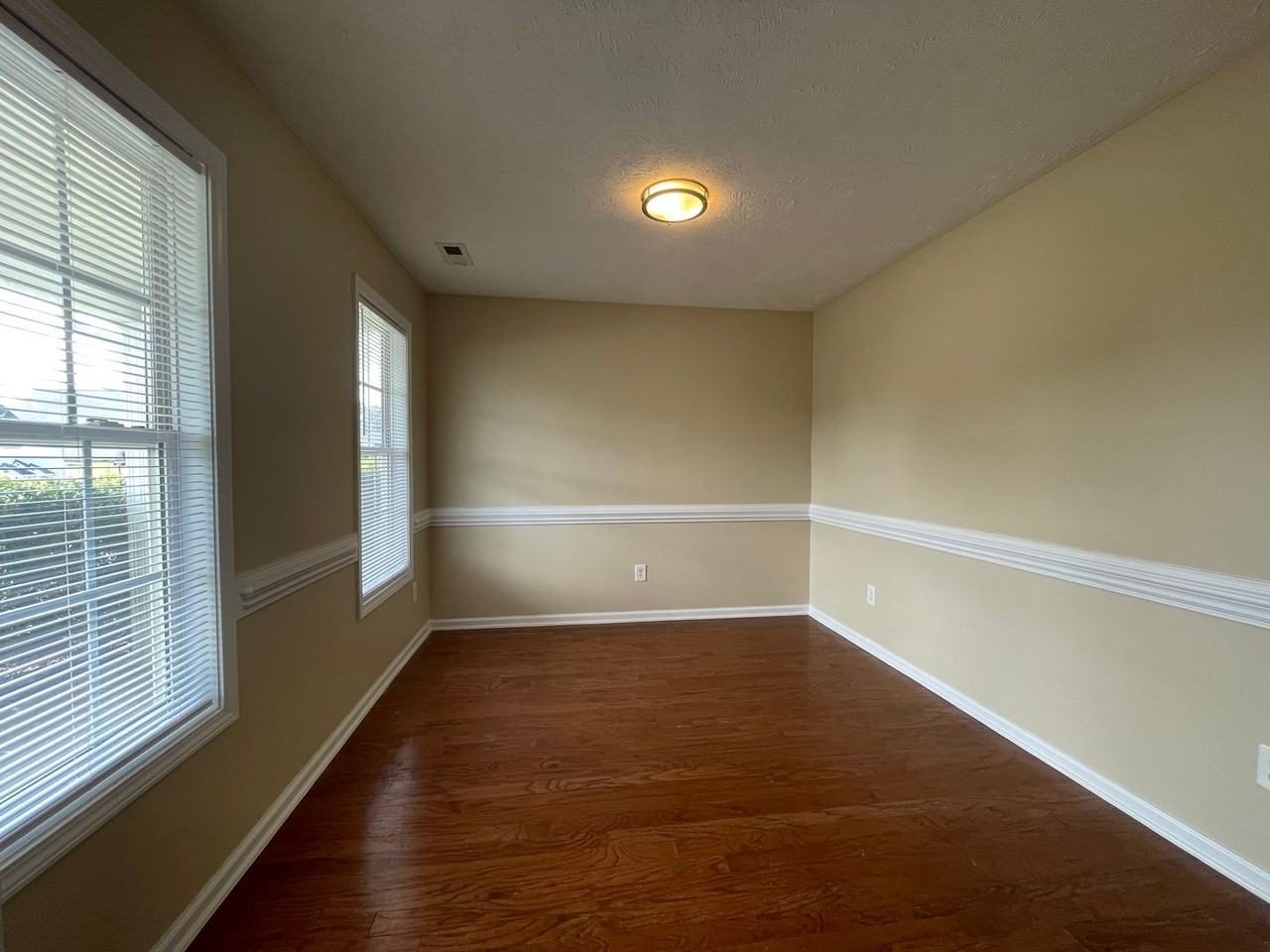 5234 Woodpecker Dr - Photo 2 of 21