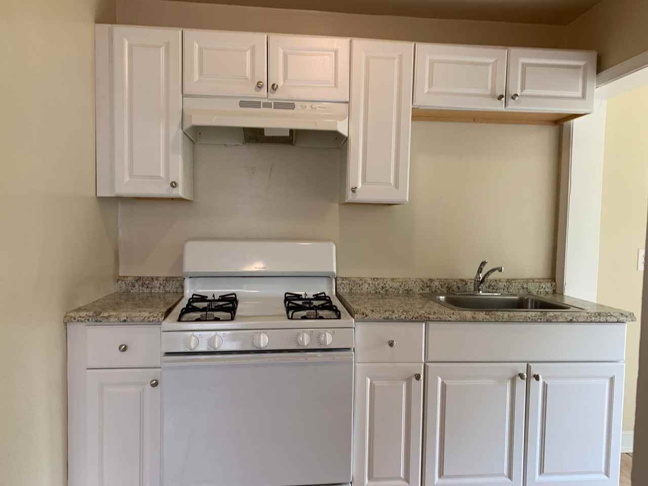 1601 N 29th St - Photo 4 of 36
