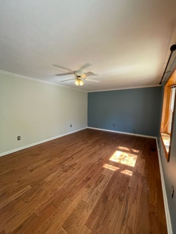 350 Valley View Dr - Photo 2 of 18