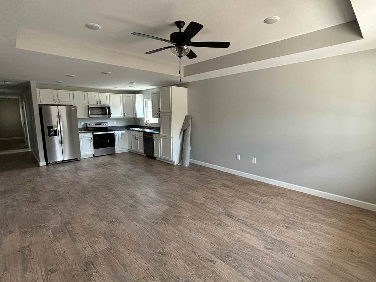 1614 Hill Valley Dr - Photo 2 of 12