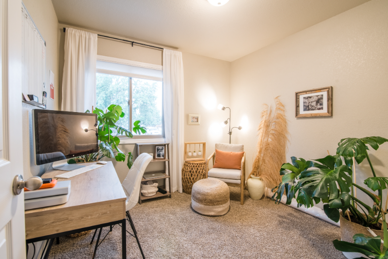 631 Woodland Way - Photo 2 of 22