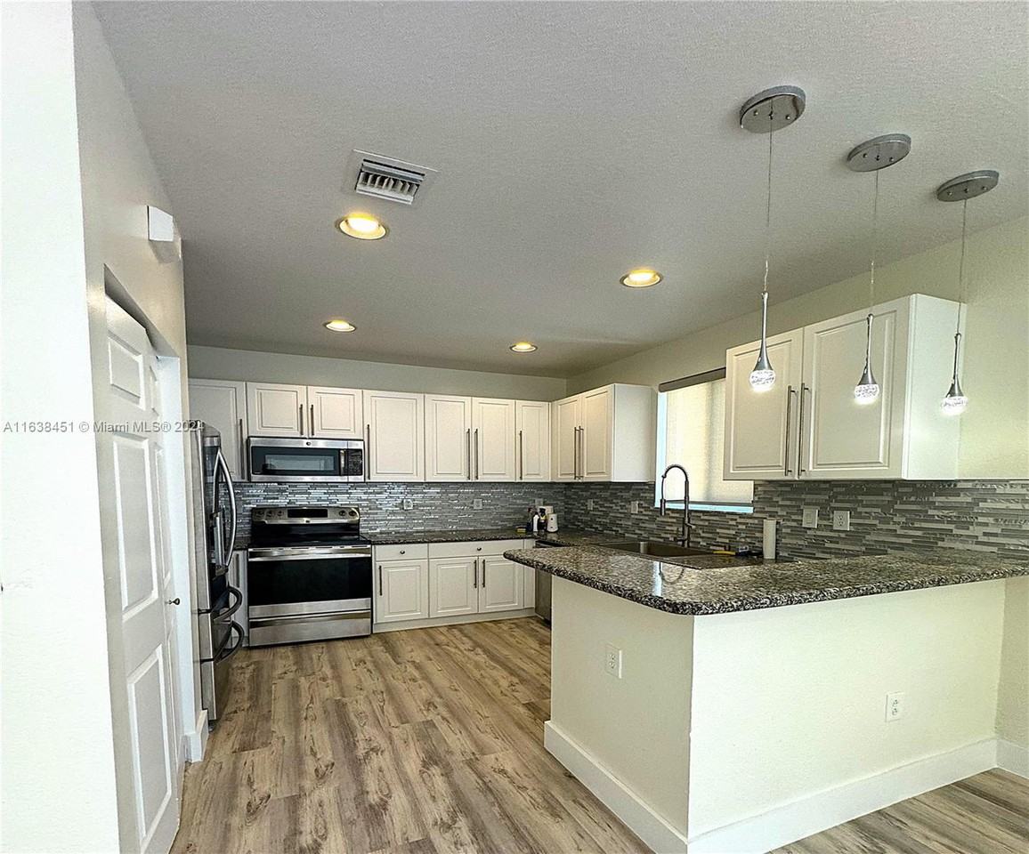 15813 Sw 140th St #NA - Photo 2 of 8