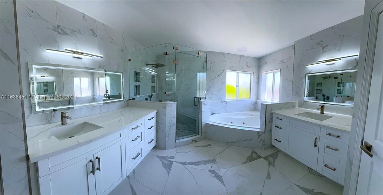 15813 Sw 140th St #NA - Photo 3 of 8