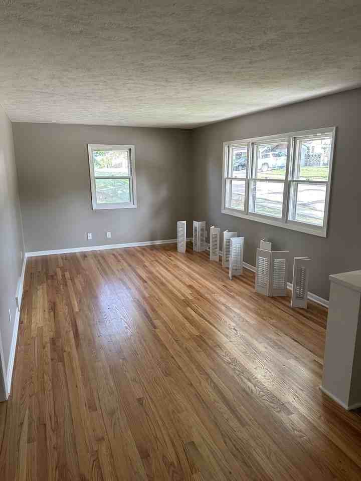 7864 Seymour St #NA - Photo 3 of 17