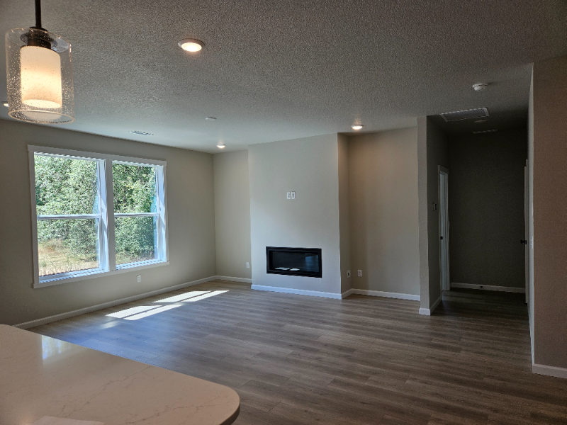 733 Nw 28th St - Photo 3 of 8
