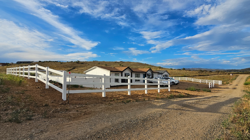 2270 S Aubrey Ave - Photo 2 of 13