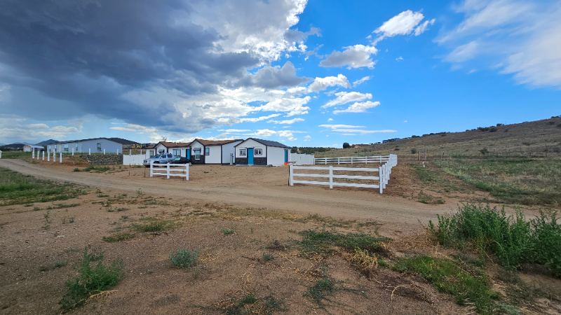 2270 S Aubrey Ave - Photo 3 of 13