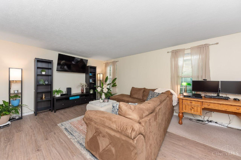 6027 Marsh Cir - Photo 7 of 20