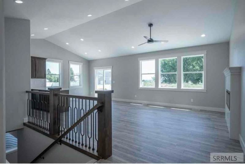 605 Sugar Ave - Photo 2 of 9