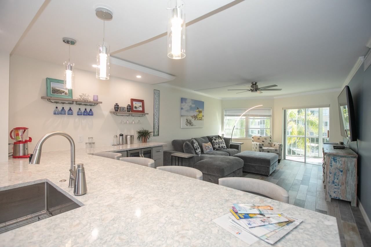 1250 N Portofino Dr #203MARLIN - Photo 4 of 24