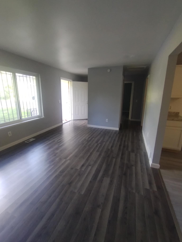 5805 Cloverlawn Dr - Photo 2 of 10