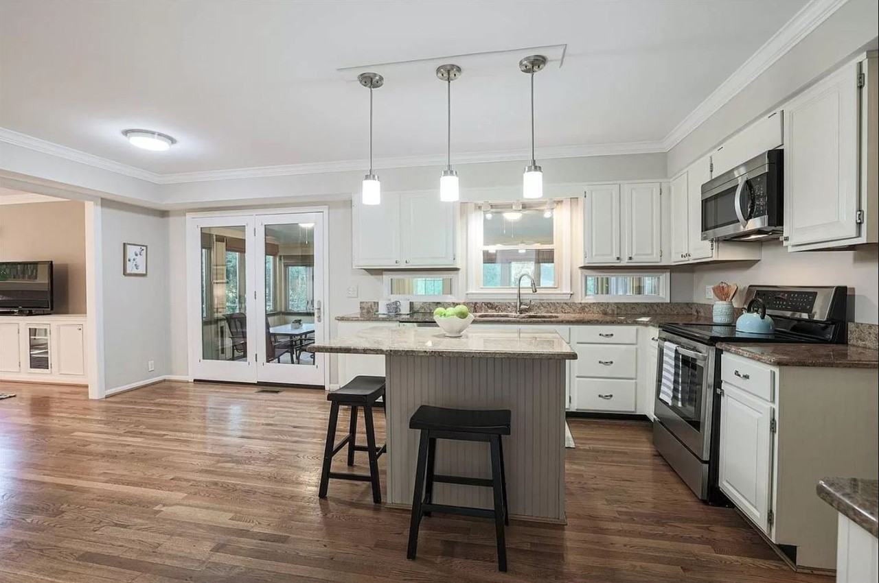 11880 Nathanshill Ln #NA - Photo 7 of 33