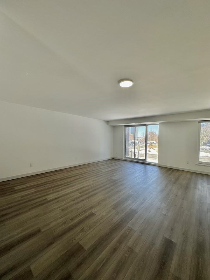 37 Antrim Crescent - Photo 3 of 15