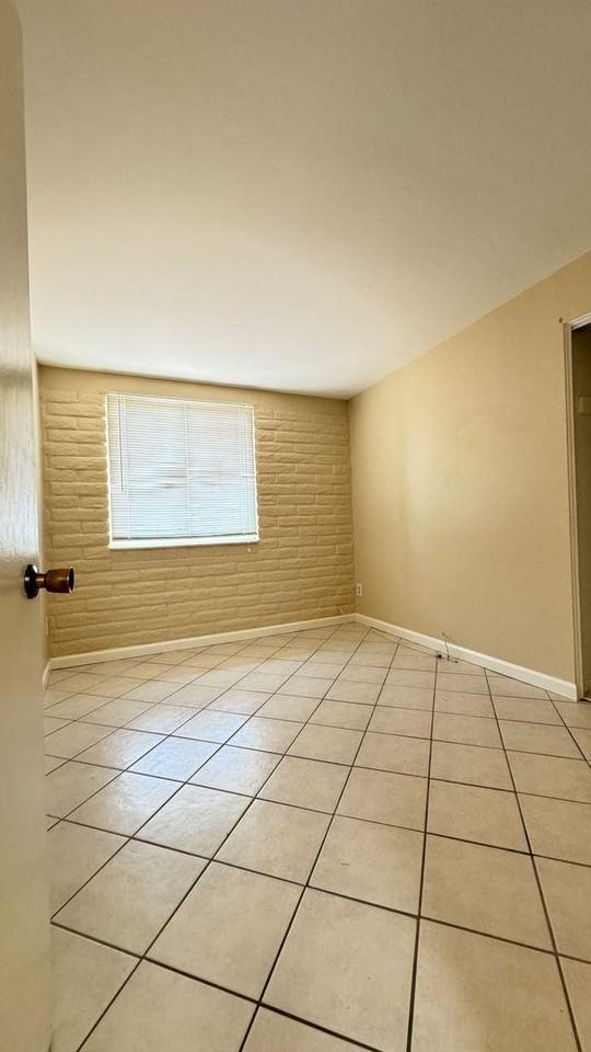 4701 South Goldenrod Place - Photo 2 of 4