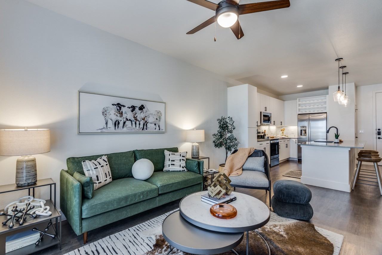 The Henley - Photo 2 of 40