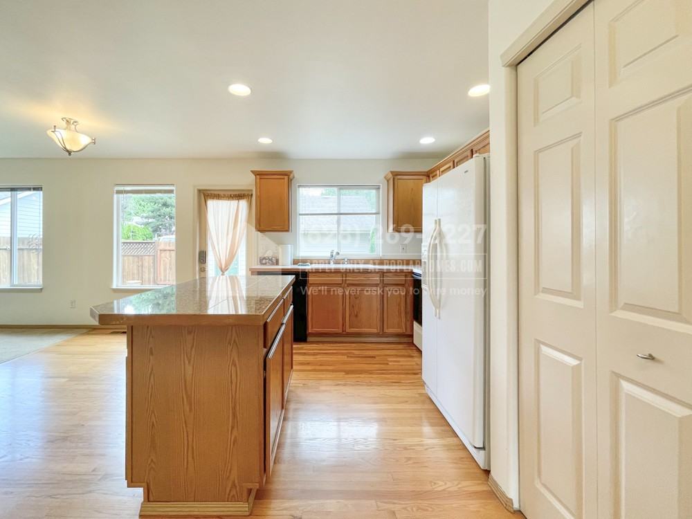 16847 Copper Mountain Rd Se - Photo 3 of 32