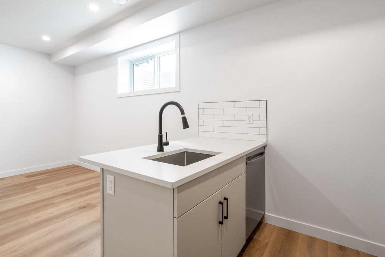 6516 93 St Nw Bsmt 3 #BS3 - Photo 2 of 17