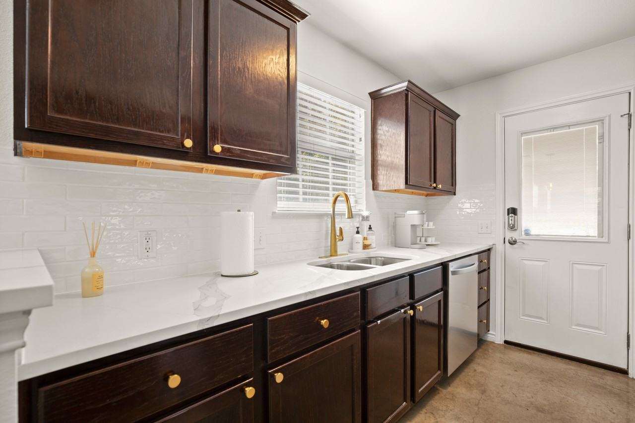 7000 Villita Avenida St - Photo 6 of 22