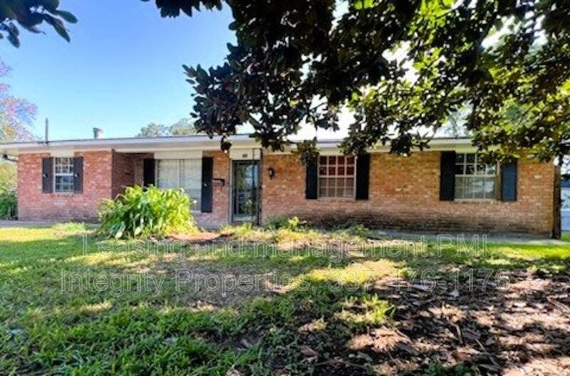 304 Mcdonald Ave - Photo 2 of 26