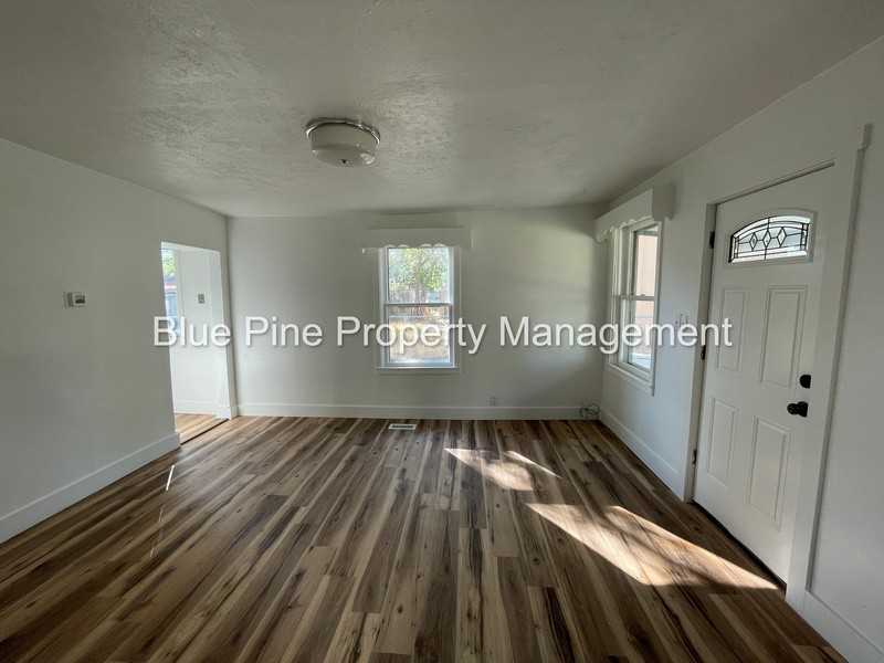 518 N 9th Ave - Photo 2 of 10