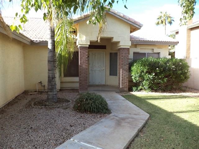 1214 E Artesian Way - Photo 2 of 17