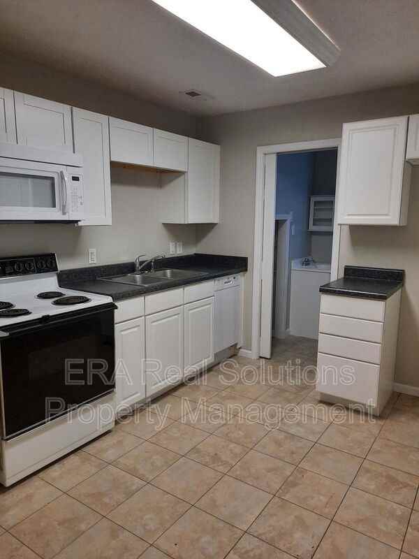 317 Bigelow St - Photo 2 of 14
