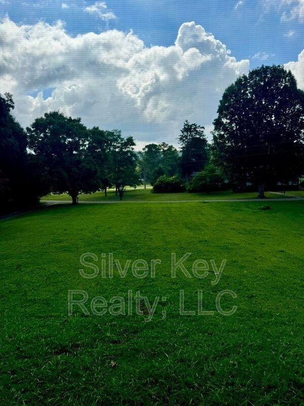 130 Country Club Rd - Photo 3 of 28