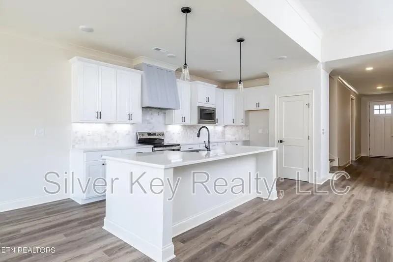 141 River Park Ln - Photo 3 of 15