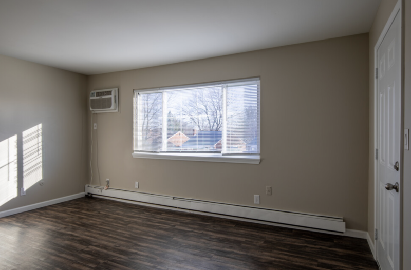 1746 Goddard Rd - Photo 6 of 10