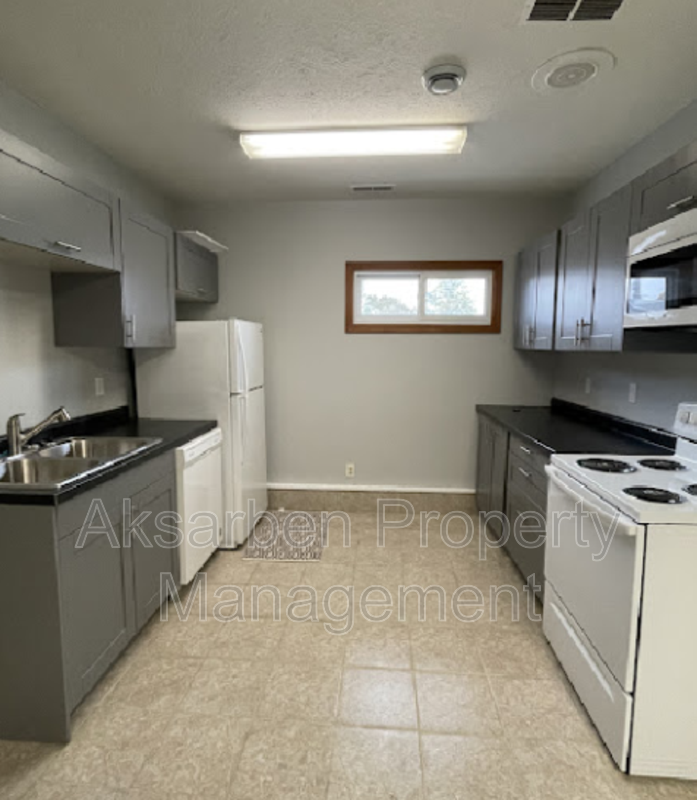 2778 33rd Ave - Photo 3 of 7