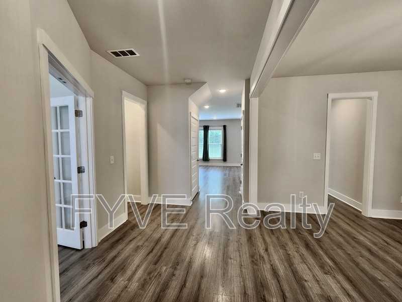 4026 Danes Dr - Photo 2 of 48