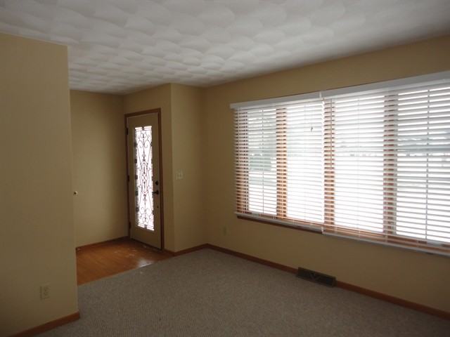 4020 Yale Dr - Photo 2 of 15