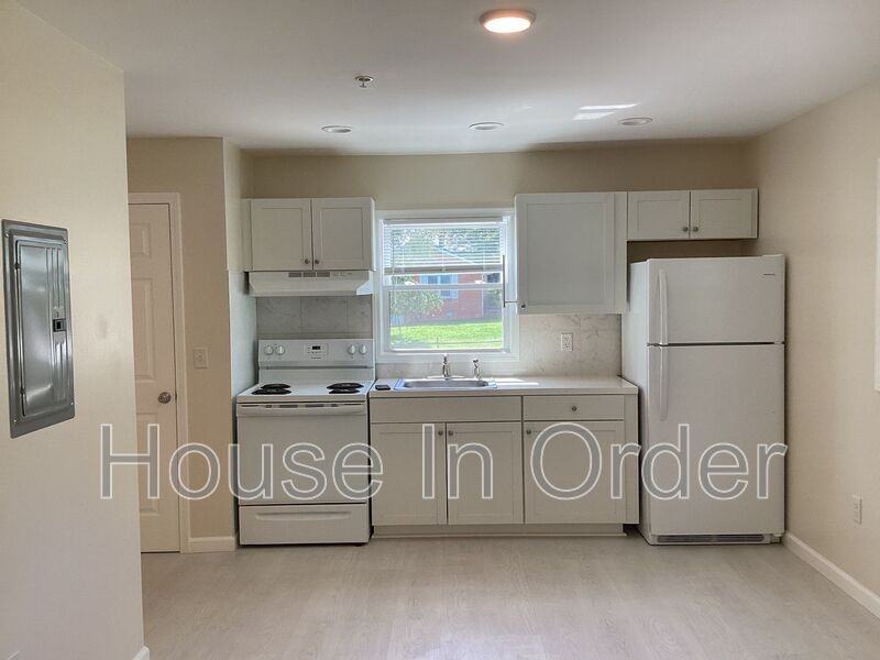 305 8th Ave E #102 - Photo 6 of 8