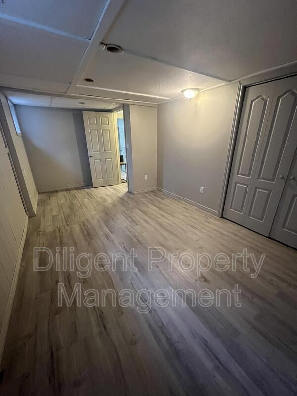 186 Collison Ave #5 - Photo 3 of 10