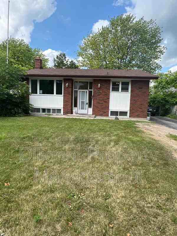 186 Collison Ave #5 - Photo 7 of 10