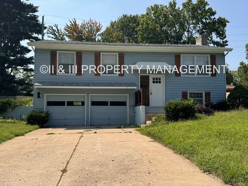 8730 Eby Dr - Photo 3 of 29