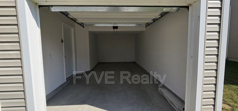 212 Raintree Ln - Photo 3 of 38